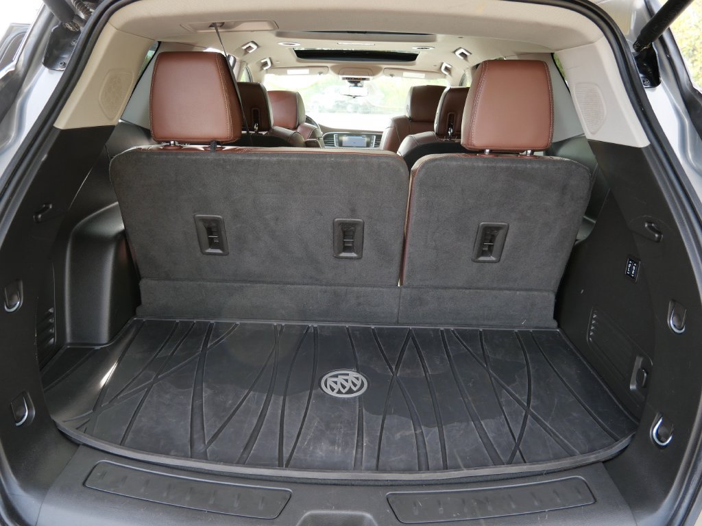Used 2018 Buick Enclave Avenir w/ Avenir Technology Package AWD/4WD image 12