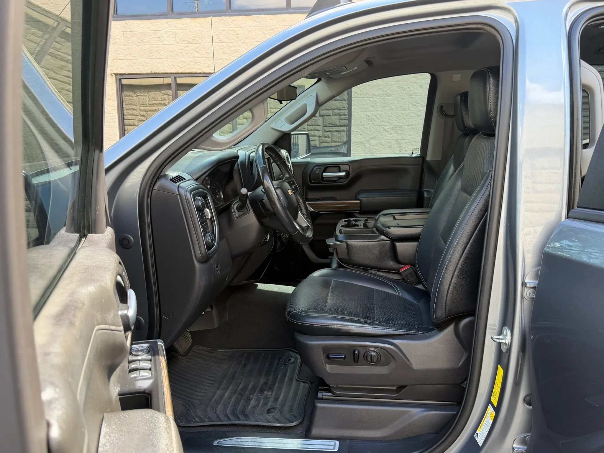 Used 2020 Chevrolet Silverado 1500 LT w/ Texas Edition AWD/4WD image 22