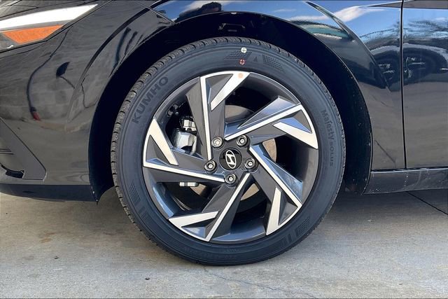 New 2025 Hyundai Elantra Sport image 11
