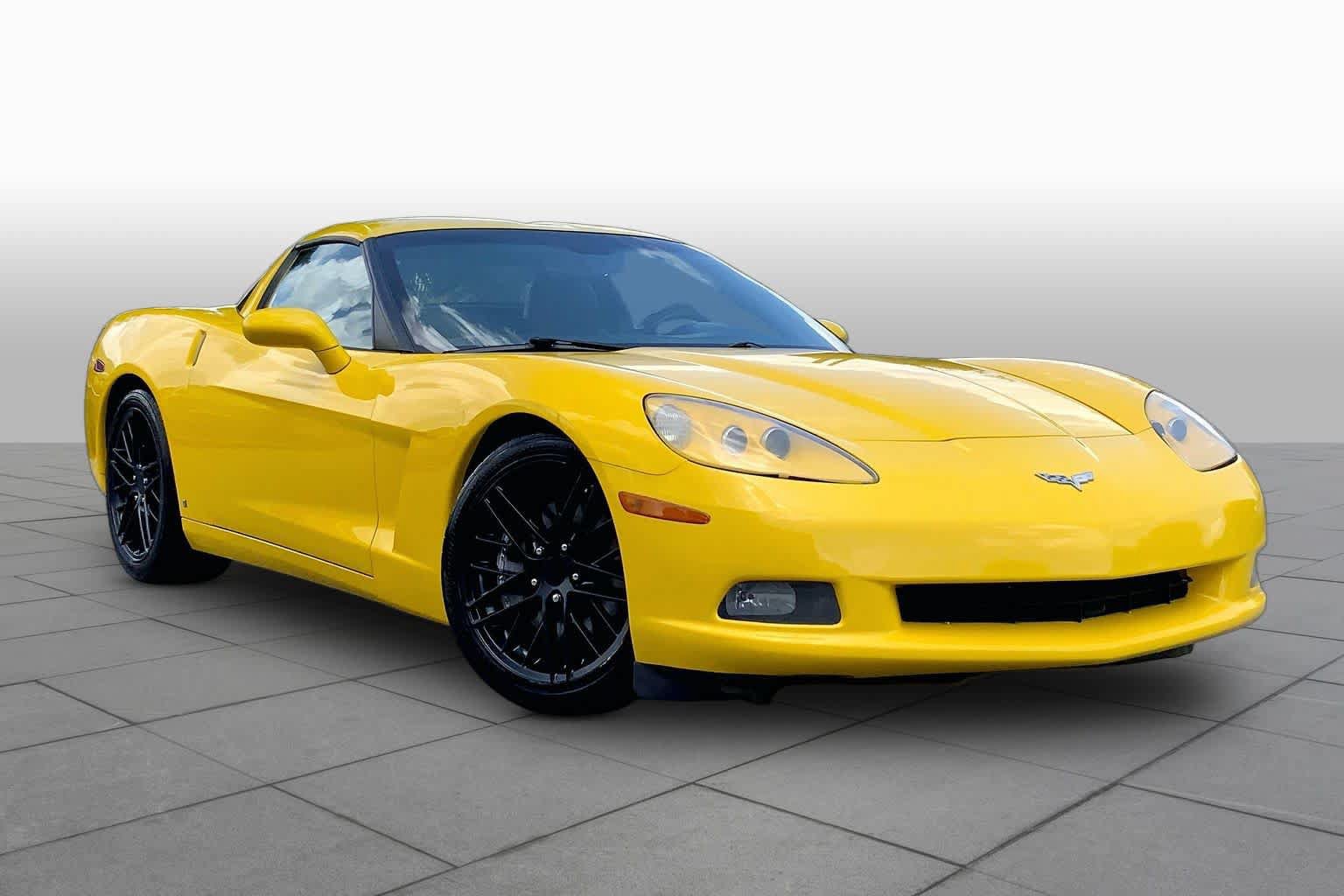 Used 2006 Chevrolet Corvette Coupe RWD image 2