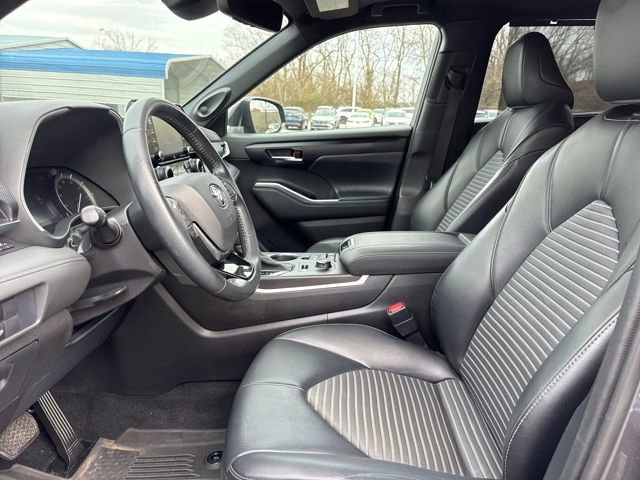 Used 2021 Toyota Highlander XSE image 14