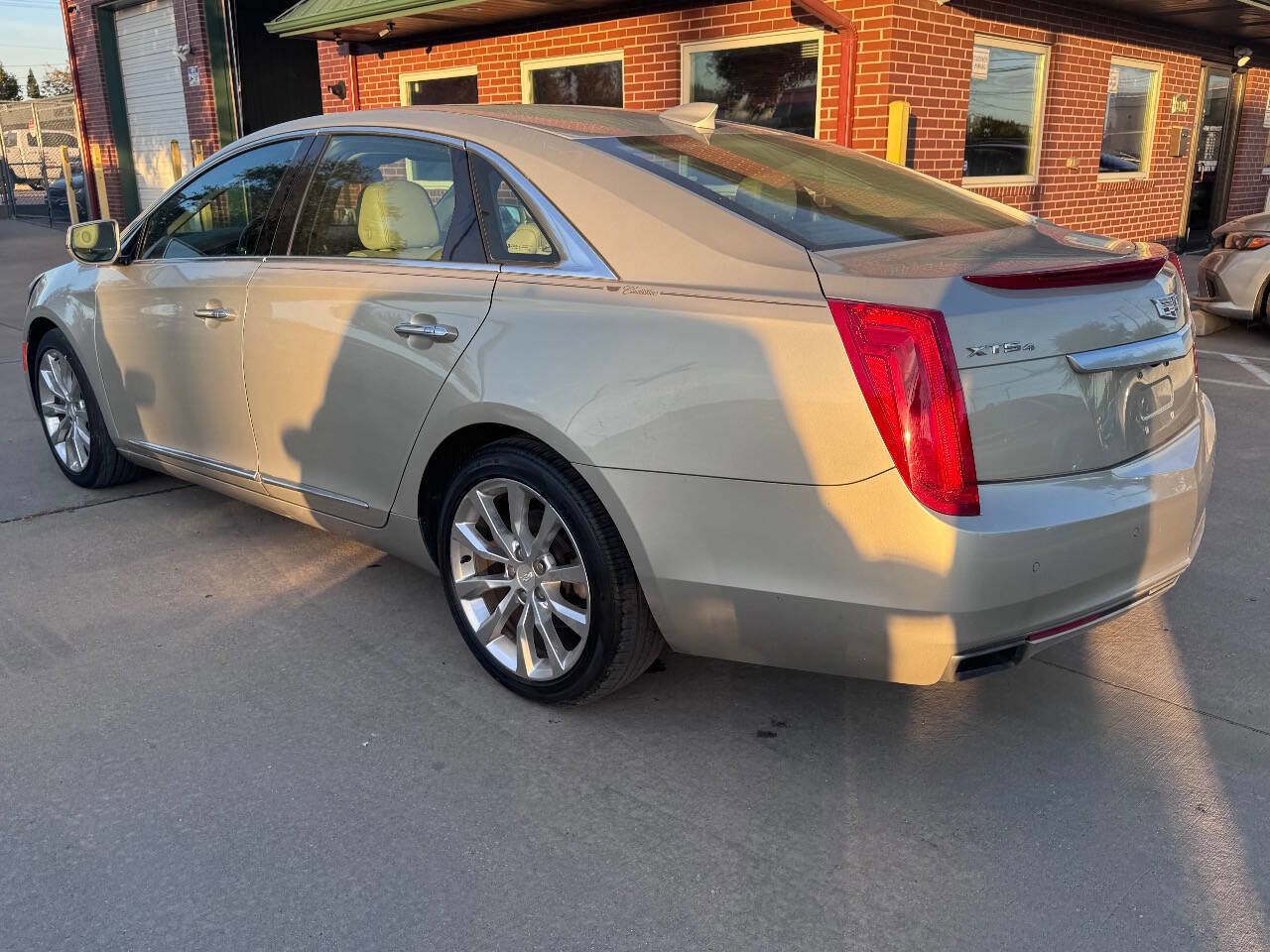 Used 2016 Cadillac XTS Luxury w/ Driver Awareness Package image 10