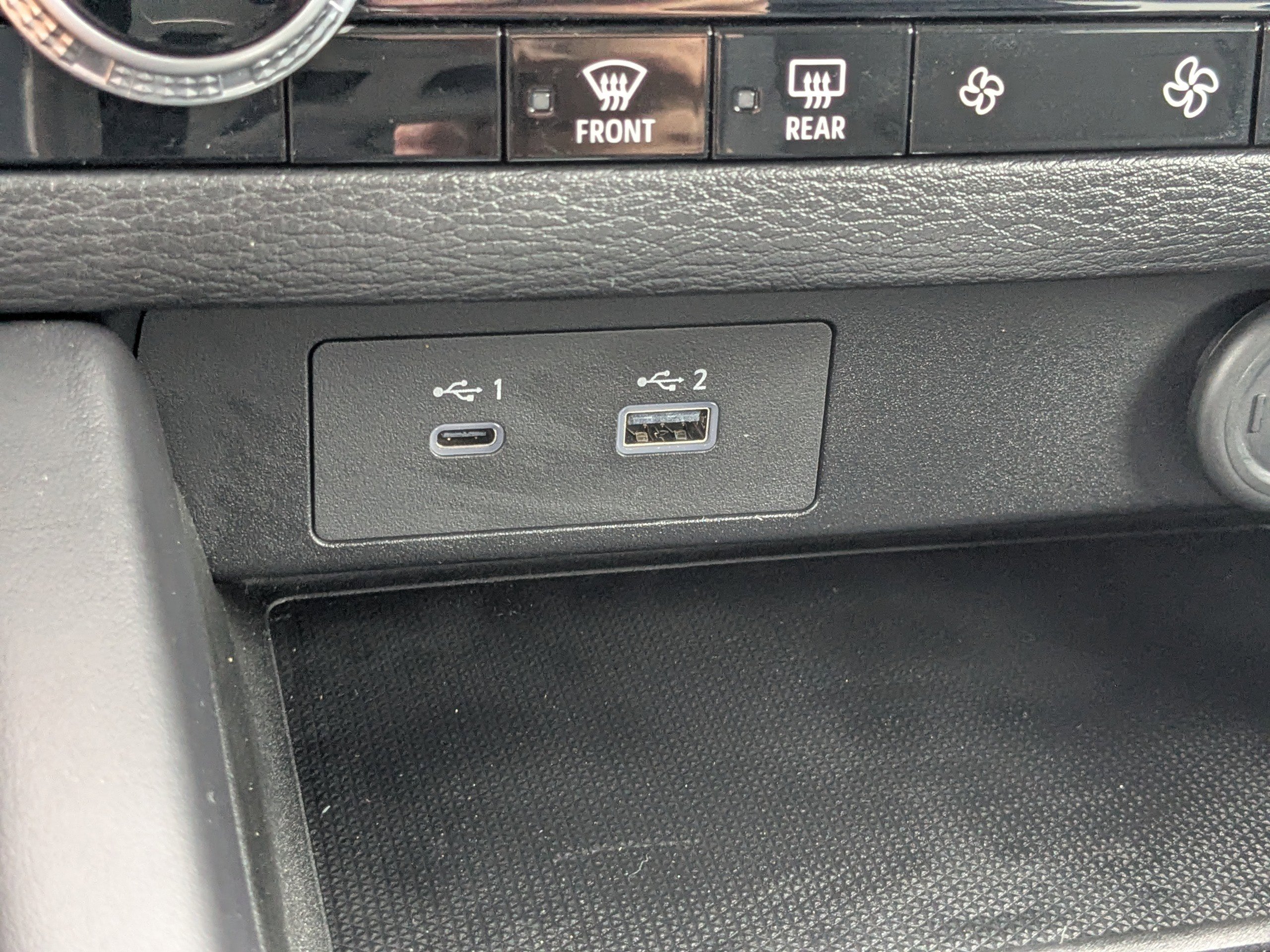 Used 2023 Mitsubishi Outlander SE image 26