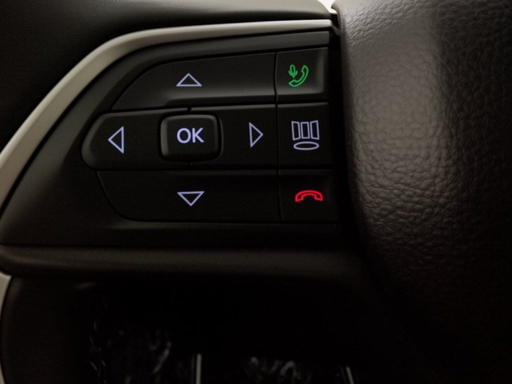 Used 2022 Jeep Grand Cherokee L Limited AWD/4WD image 18