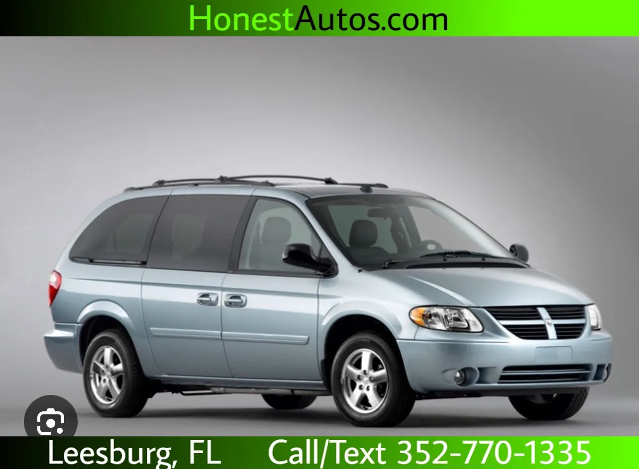 Used 2005 Dodge Caravan SXT w/ Popular Equipment Group FWD image 1
