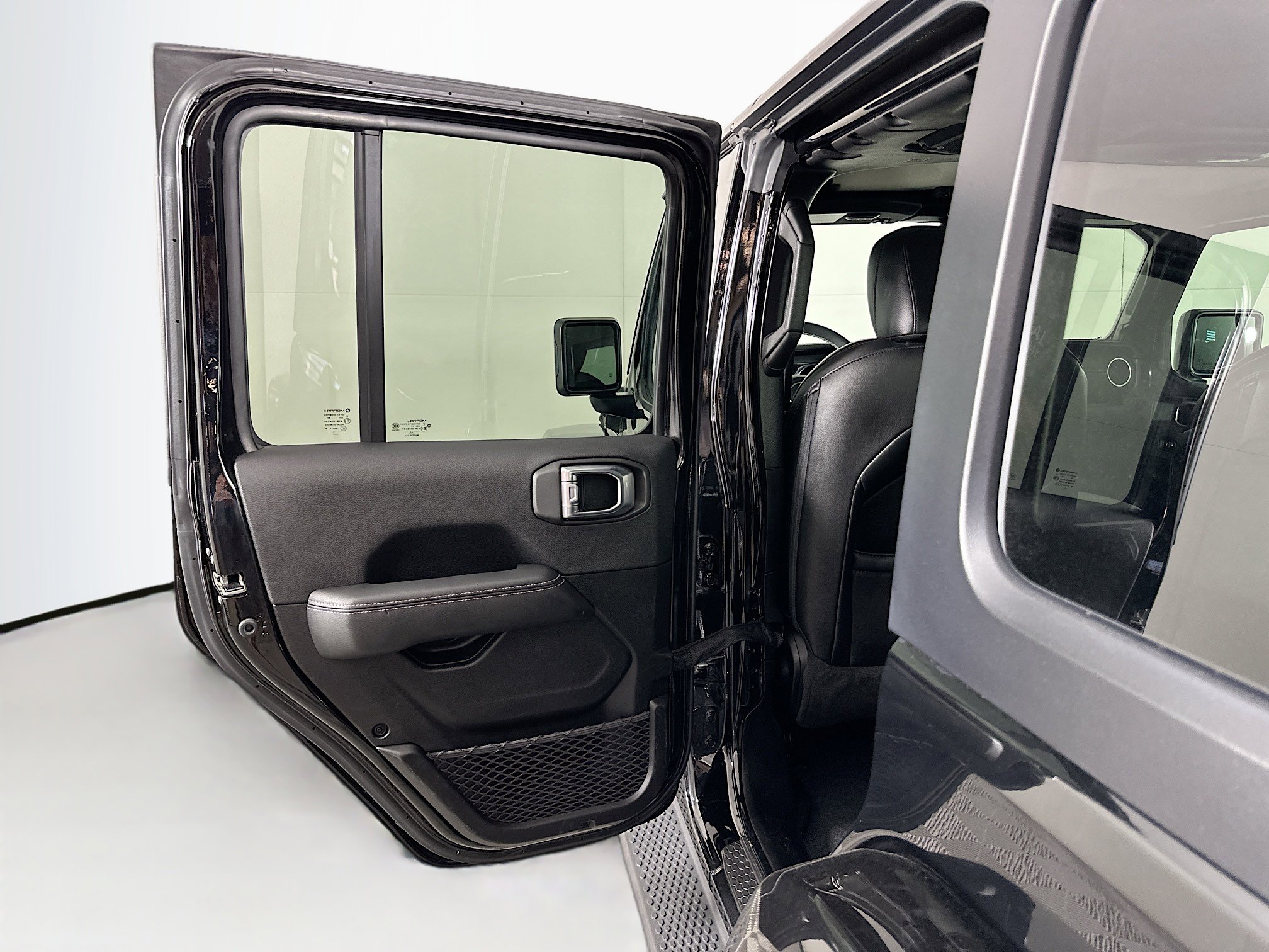 Used 2023 Jeep Wrangler Sahara AWD/4WD image 25