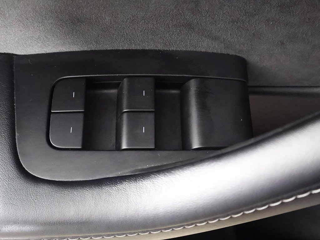 Used 2021 Tesla Model Y Long Range image 36