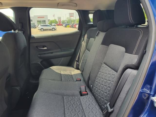 Used 2025 Nissan Kicks SV w/ SV Premium Package AWD/4WD image 7