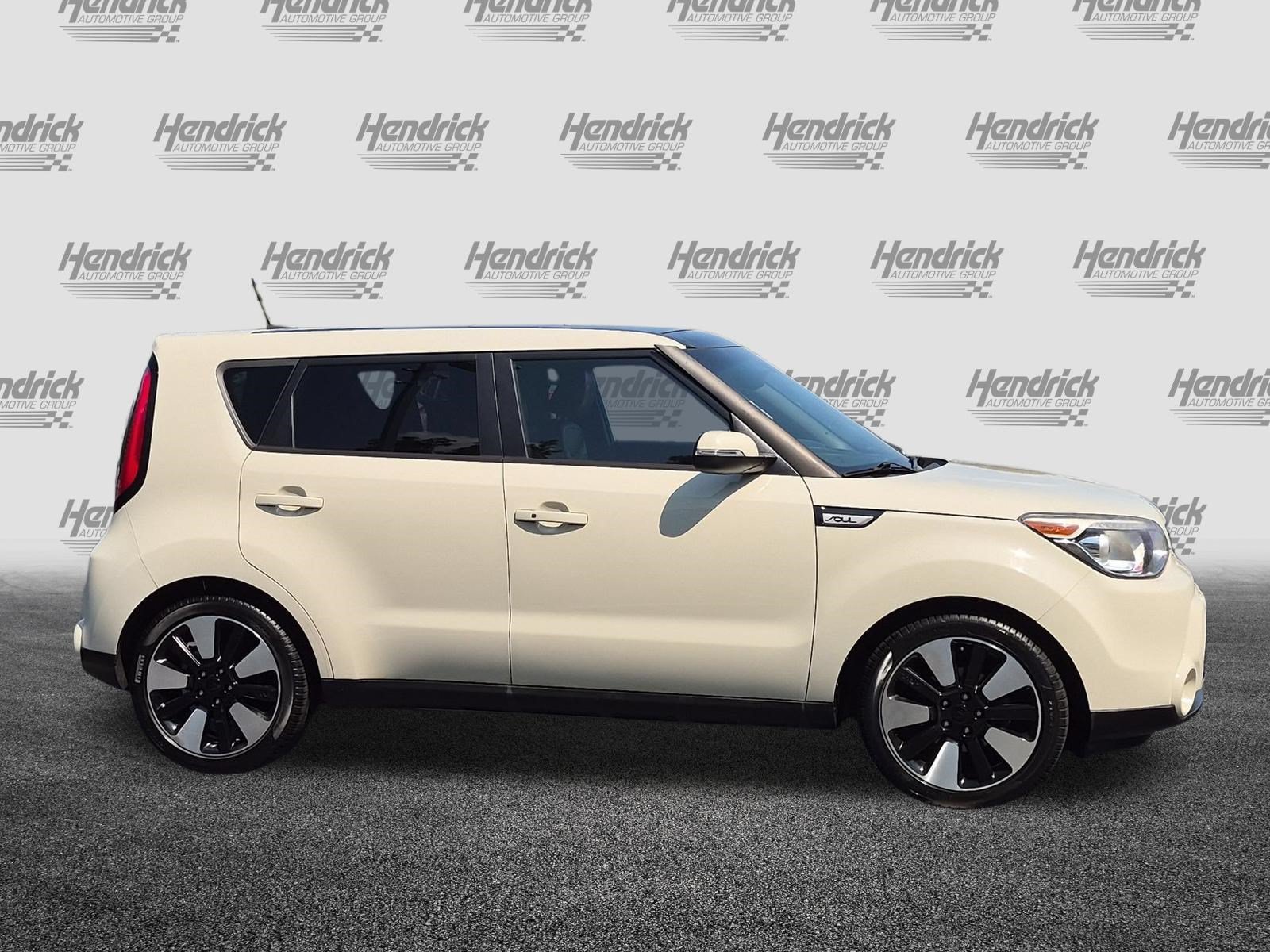 Used 2015 Kia Soul ! w/ Sun & Sound Package FWD image 11