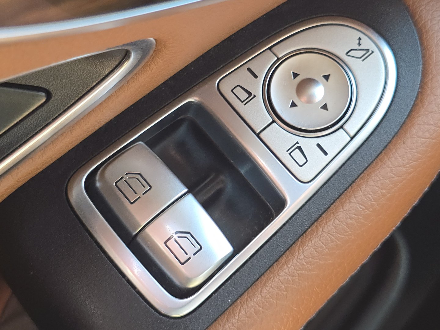 Used 2018 Mercedes-Benz C 300 4MATIC Coupe image 27