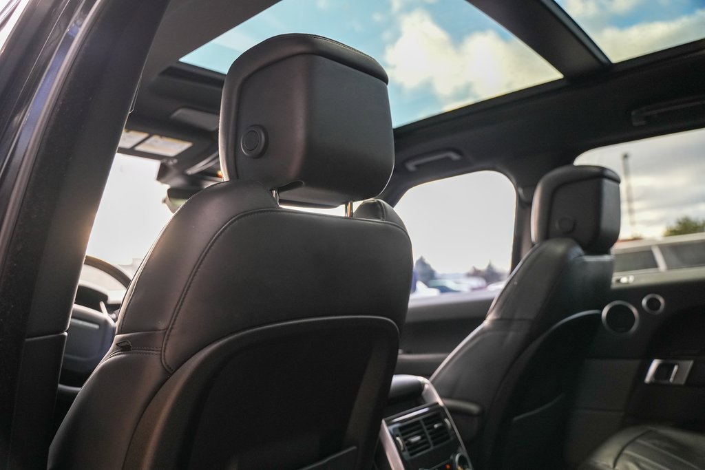 Used 2020 Land Rover Range Rover Sport HSE image 46