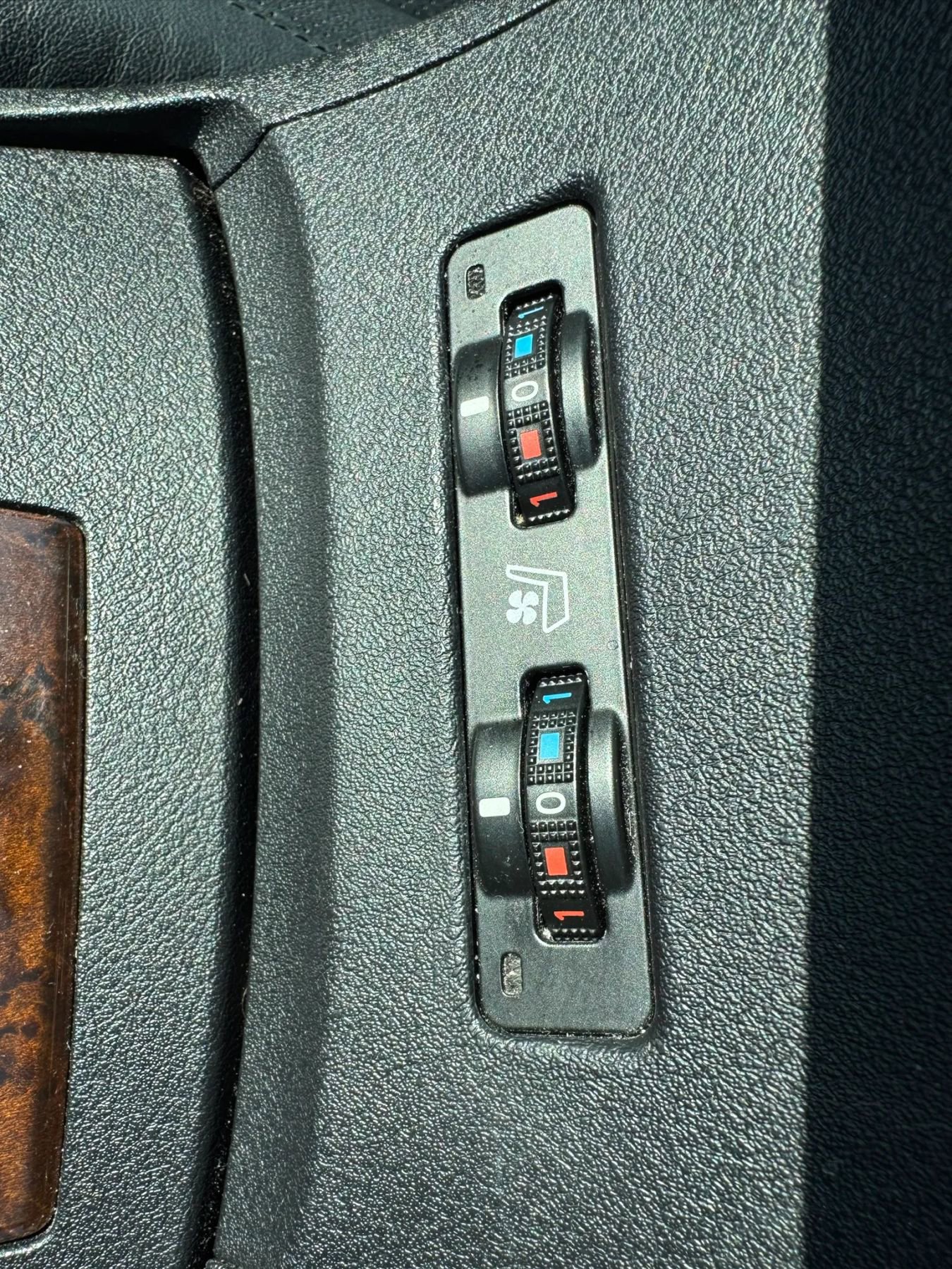 Used 2011 Lexus ES 350 FWD image 25