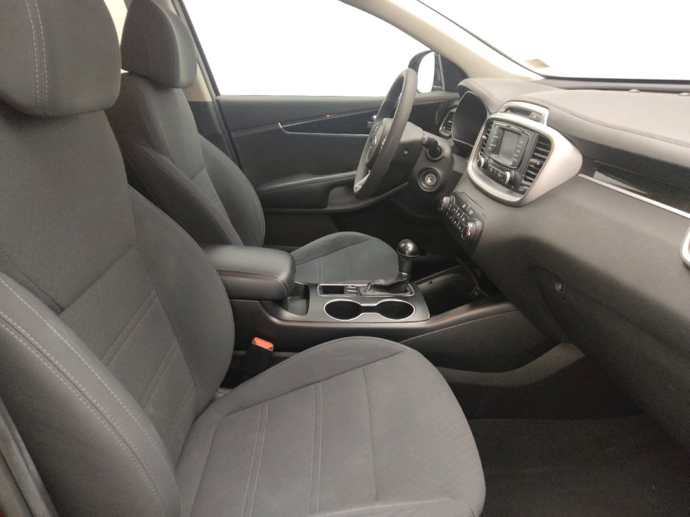 Used 2017 Kia Sorento LX image 21