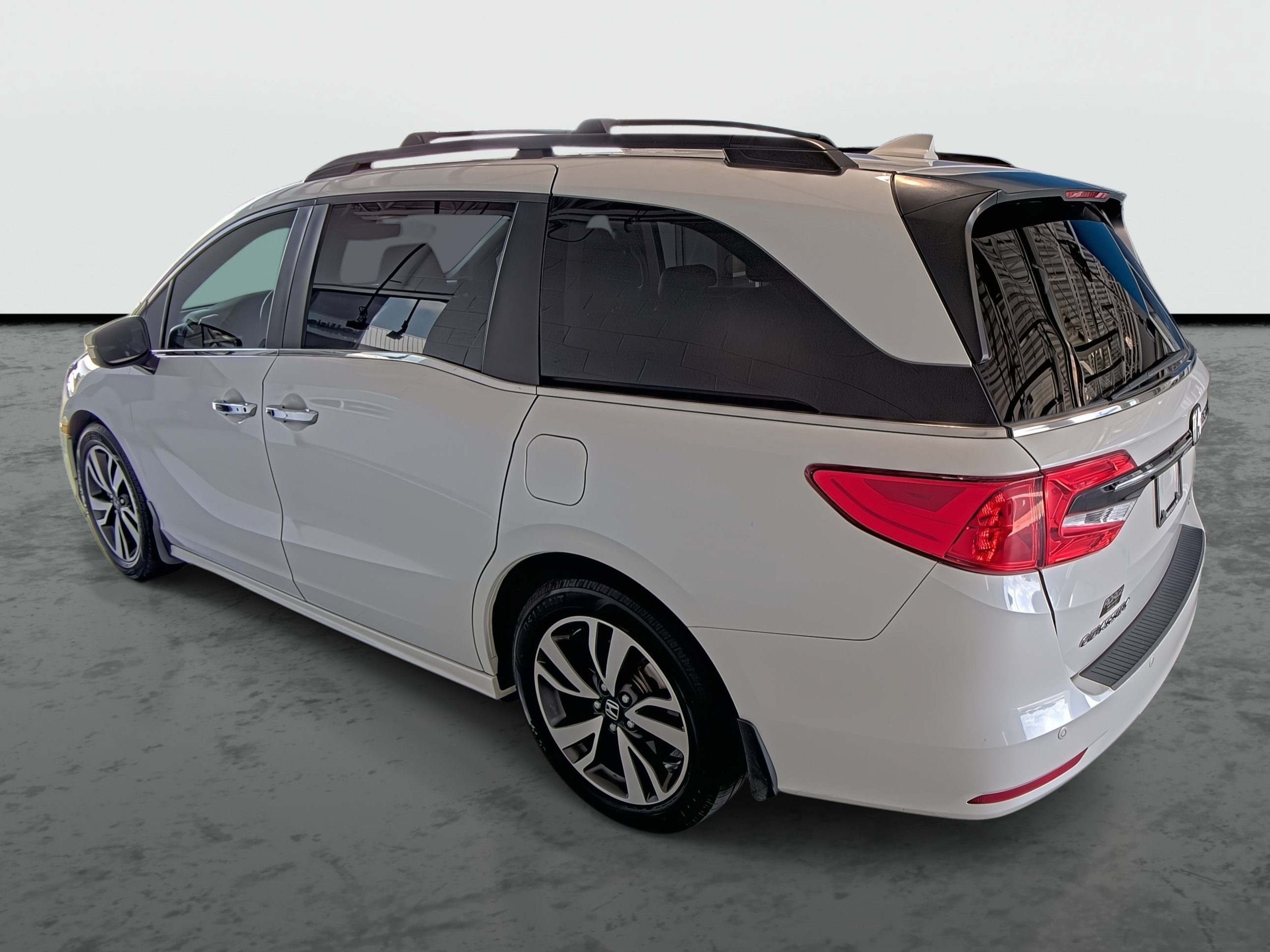 Used 2023 Honda Odyssey Touring image 11