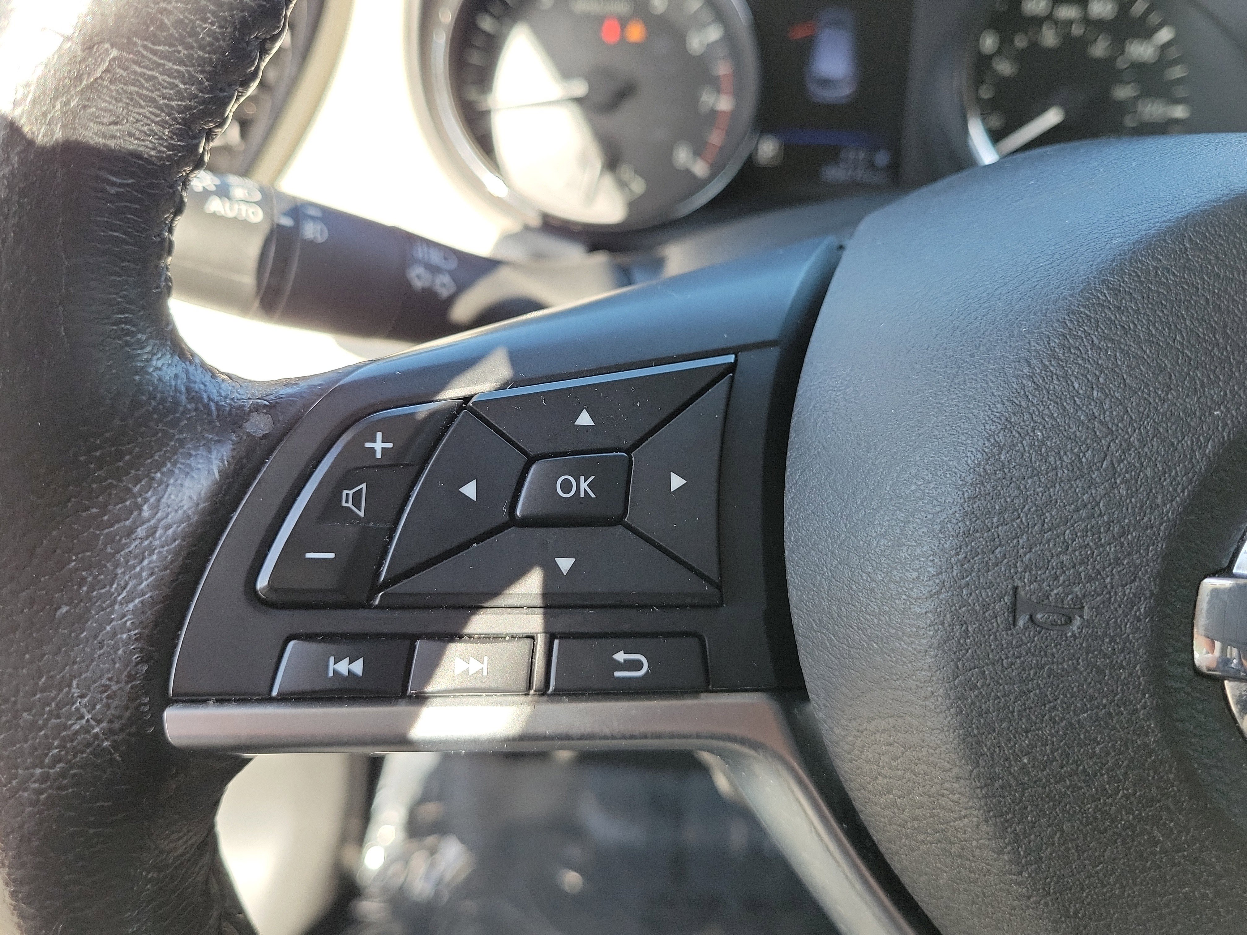 Certified 2021 Nissan Rogue Sport SL w/ Premium Package FWD image 23