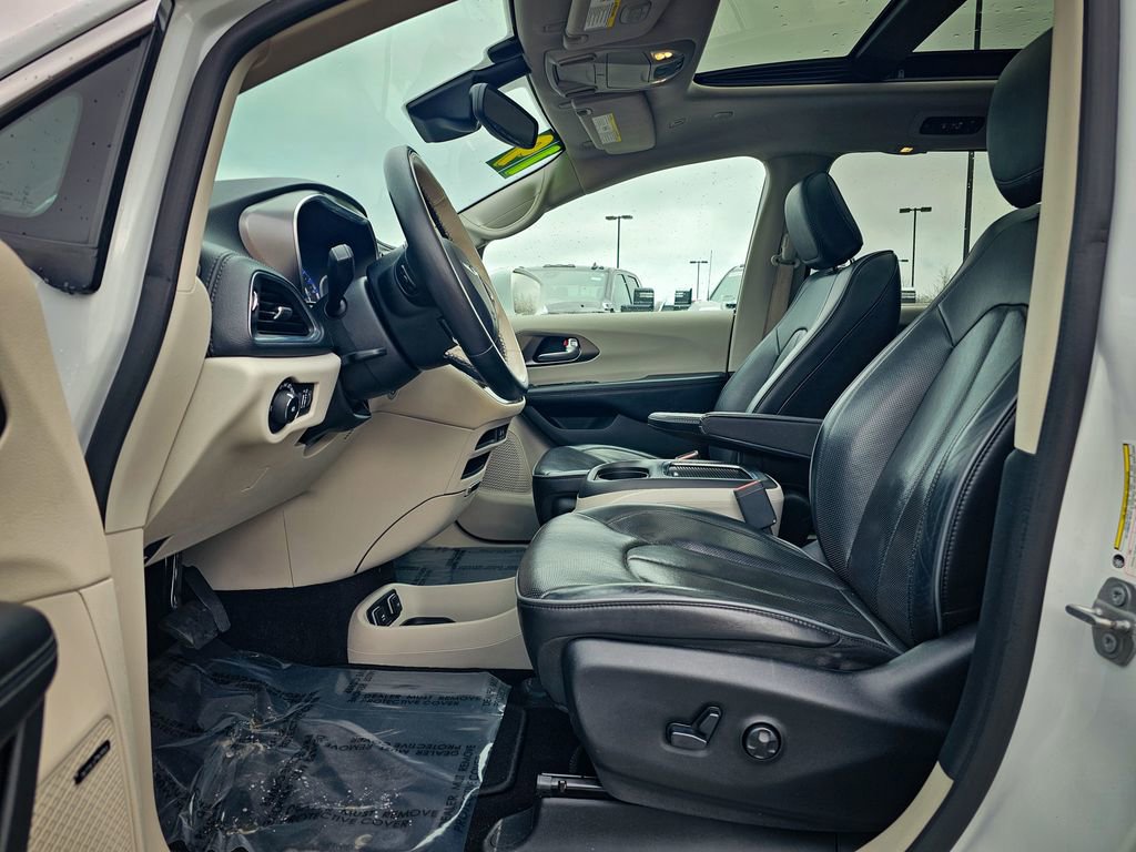 Used 2019 Chrysler Pacifica Limited FWD image 13