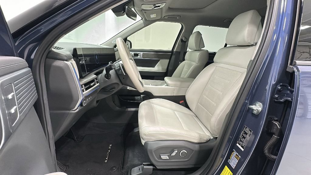 Used 2025 Hyundai Santa Fe Limited image 10