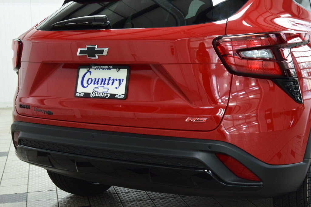 New 2026 Chevrolet Trax RS w/ Sunroof Package FWD image 21