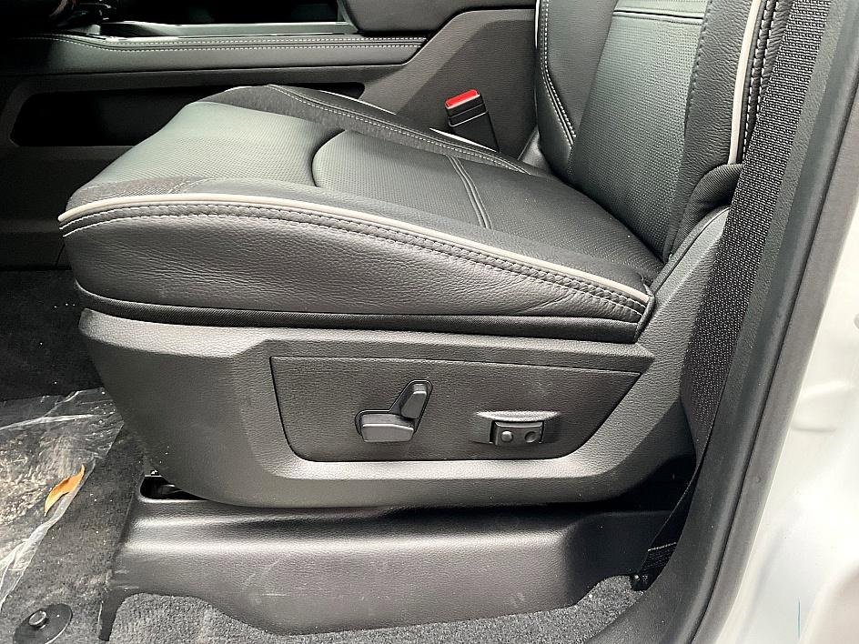 New 2026 RAM 3500 Limited image 15