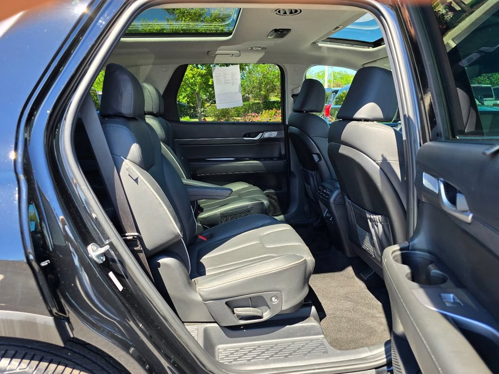 Used 2024 Hyundai Palisade Limited AWD/4WD image 28