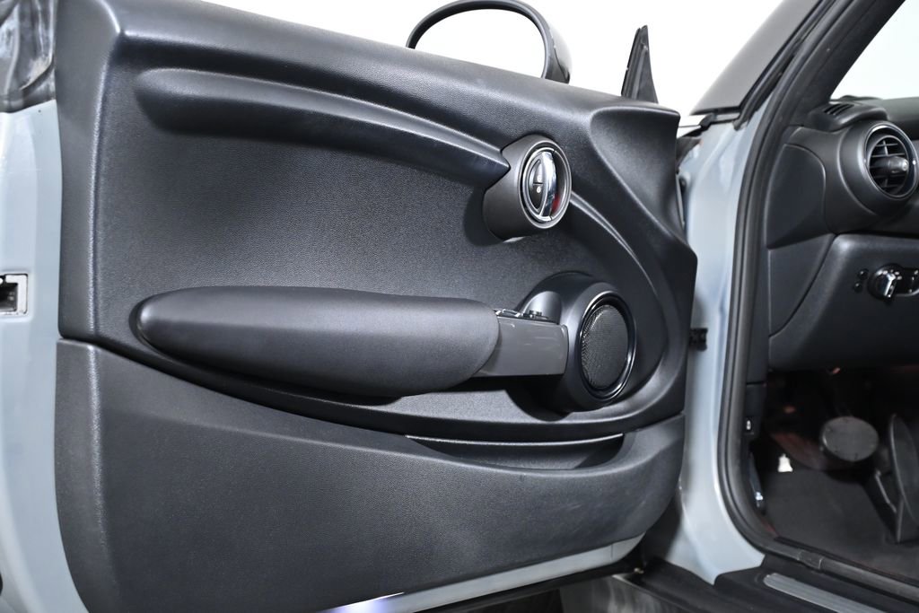 Used 2017 MINI Cooper Convertible image 28