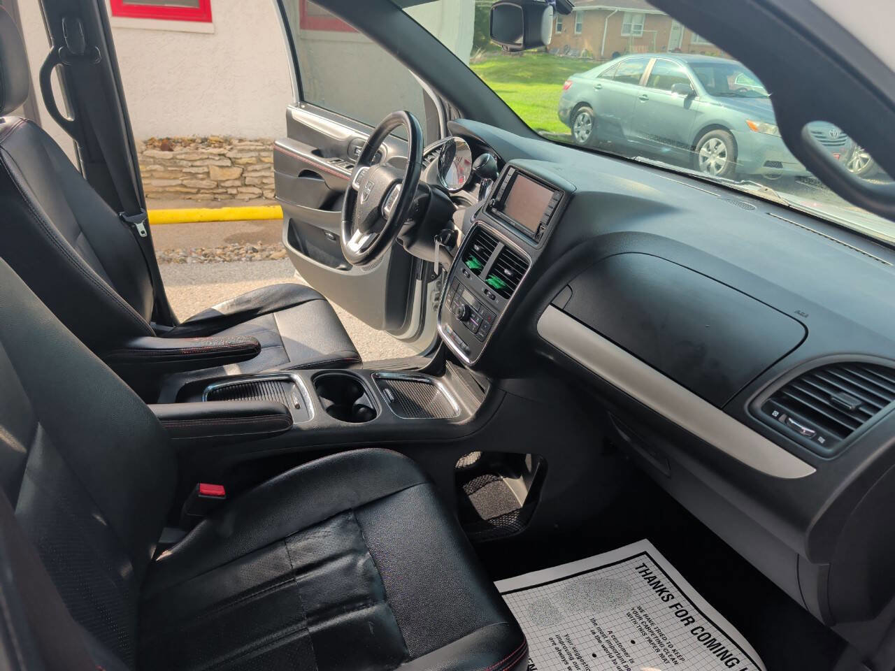 Used 2017 Dodge Grand Caravan GT image 21