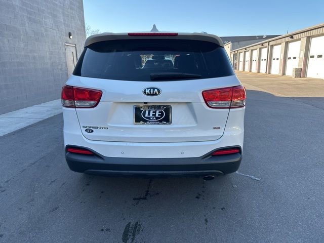 Used 2017 Kia Sorento LX w/ LX Convenience Package image 6