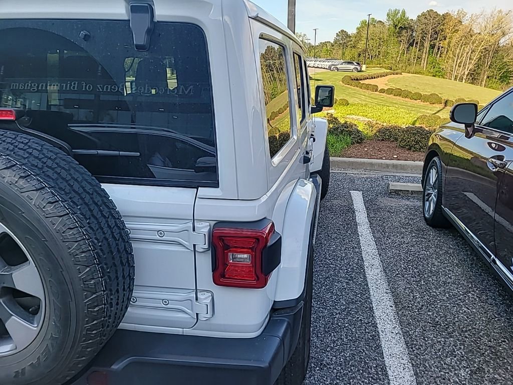 Used 2018 Jeep Wrangler Unlimited Sahara AWD/4WD image 15