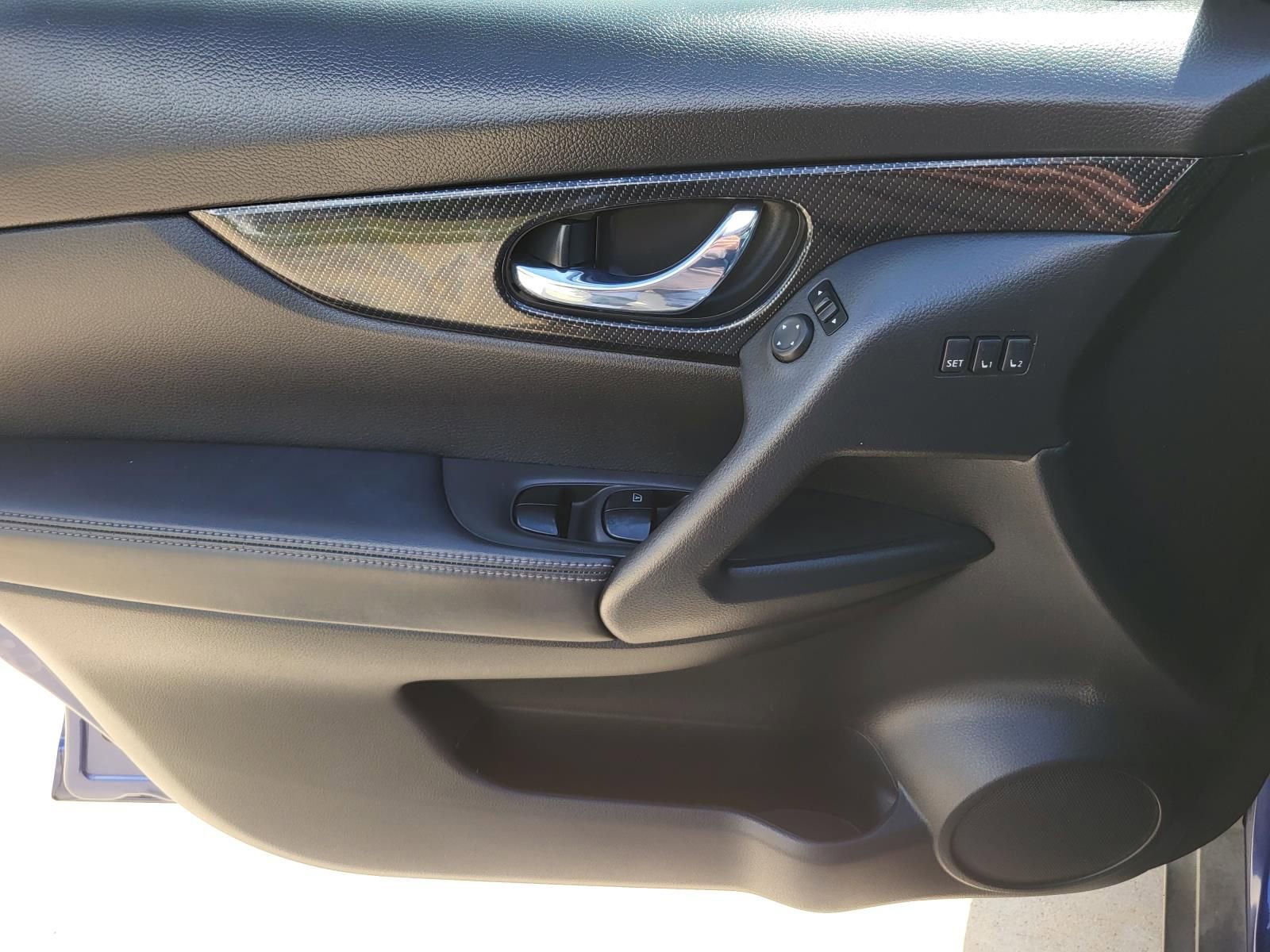 Used 2018 Nissan Rogue SL w/ Premium Package FWD image 22