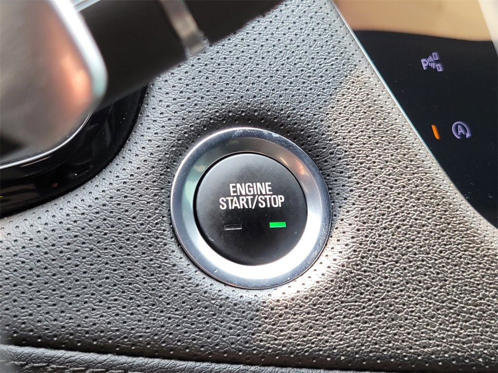 Certified 2022 Cadillac XT5 Sportv w/ LPO, ONYX Package image 22