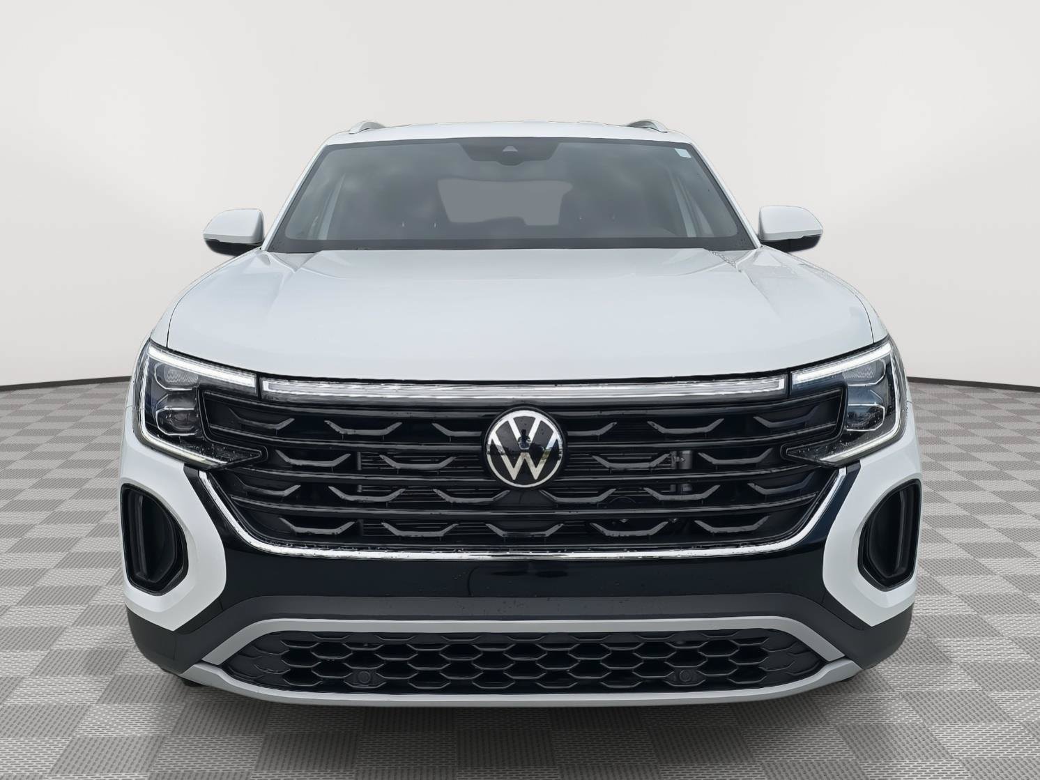 Certified 2025 Volkswagen Atlas Cross Sport SE AWD/4WD image 2
