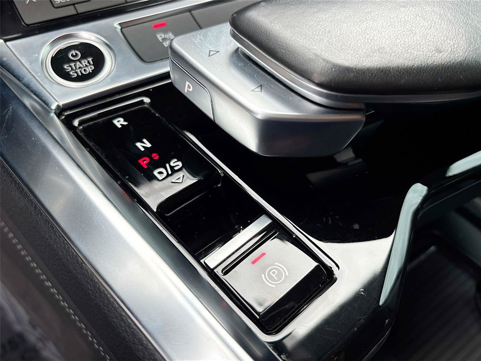 Used 2021 Audi e-tron Premium w/ Convenience Plus Package AWD/4WD image 17