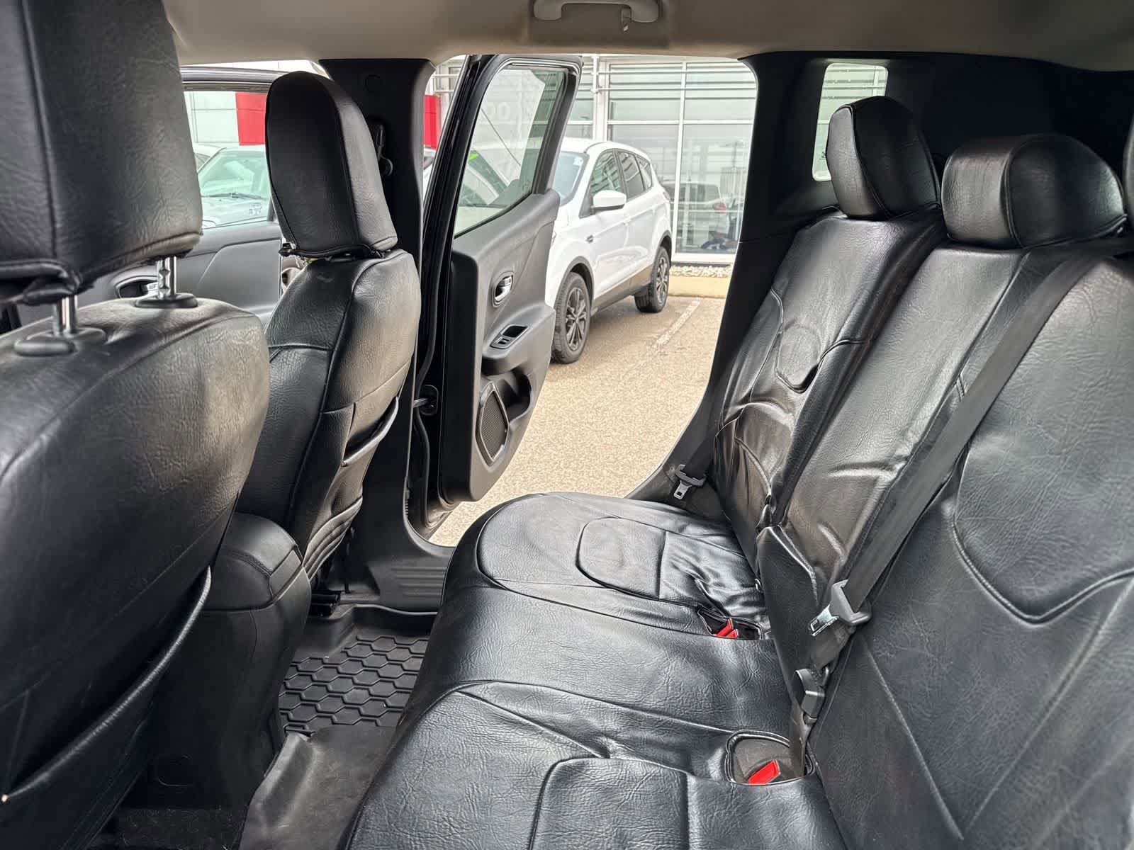 Used 2017 Jeep Renegade Altitude image 17