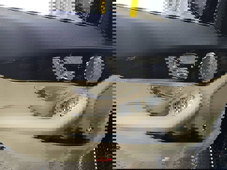 Used 2015 Mercedes-Benz C 300 Sedan w/ Multimedia Package image 10