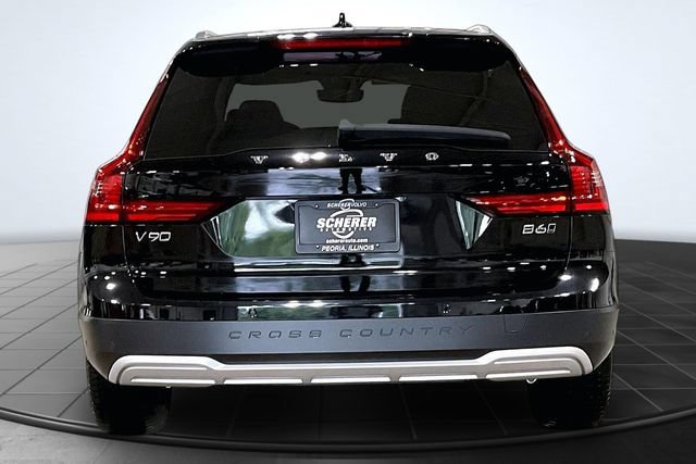 Used 2025 Volvo V90 B6 Cross Country Ultra AWD/4WD image 5