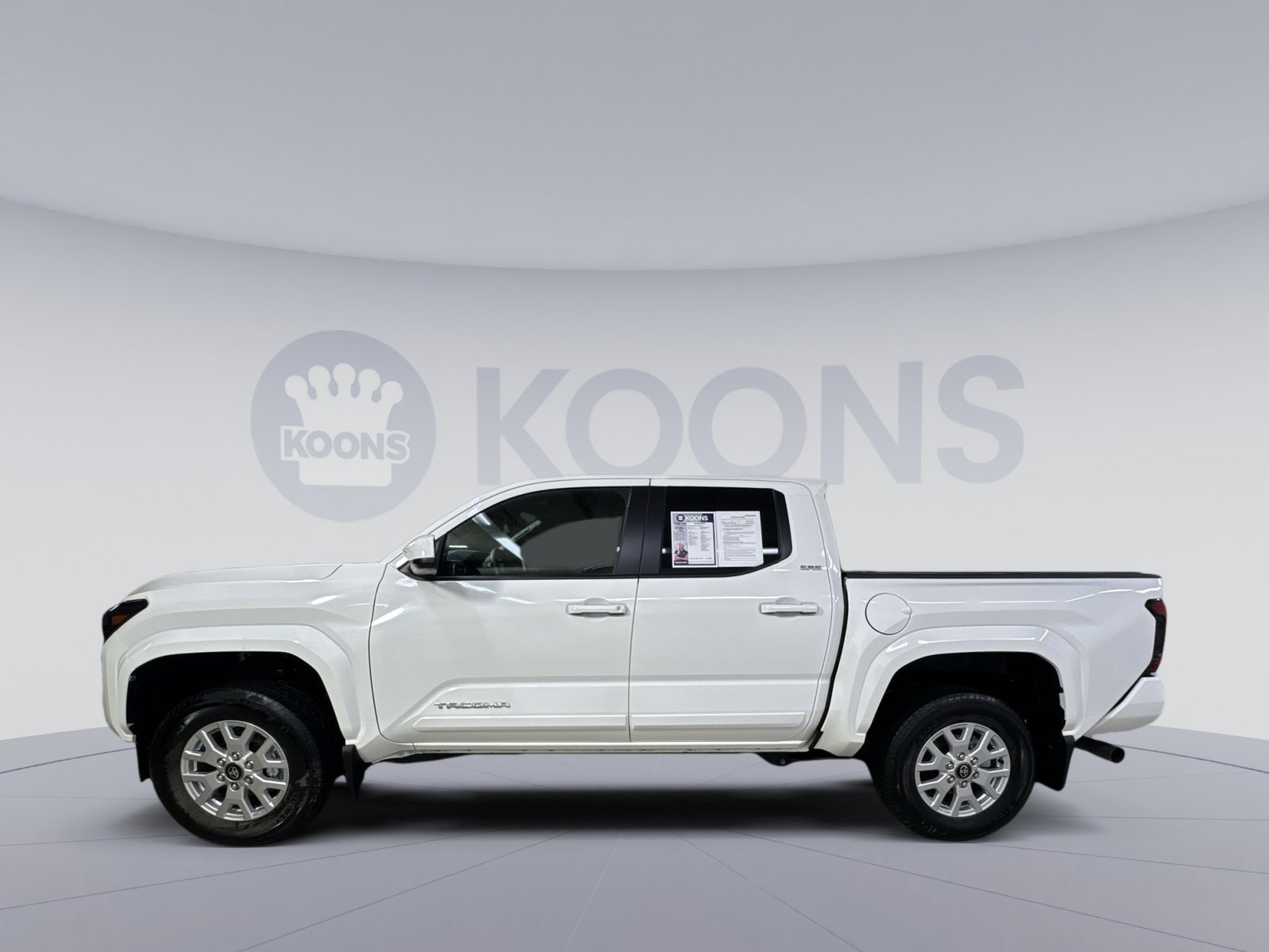 Used 2025 Toyota Tacoma SR5 image 8