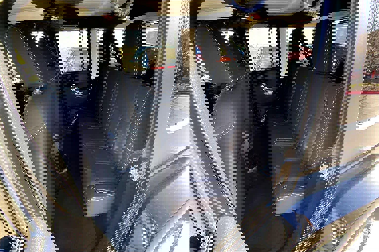 Used 2015 Jeep Wrangler Unlimited Sahara image 21