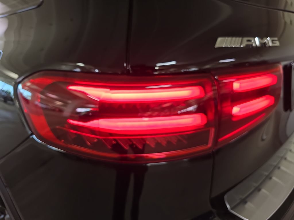 Used 2025 Mercedes-Benz GLB 35 AMG 4MATIC image 33