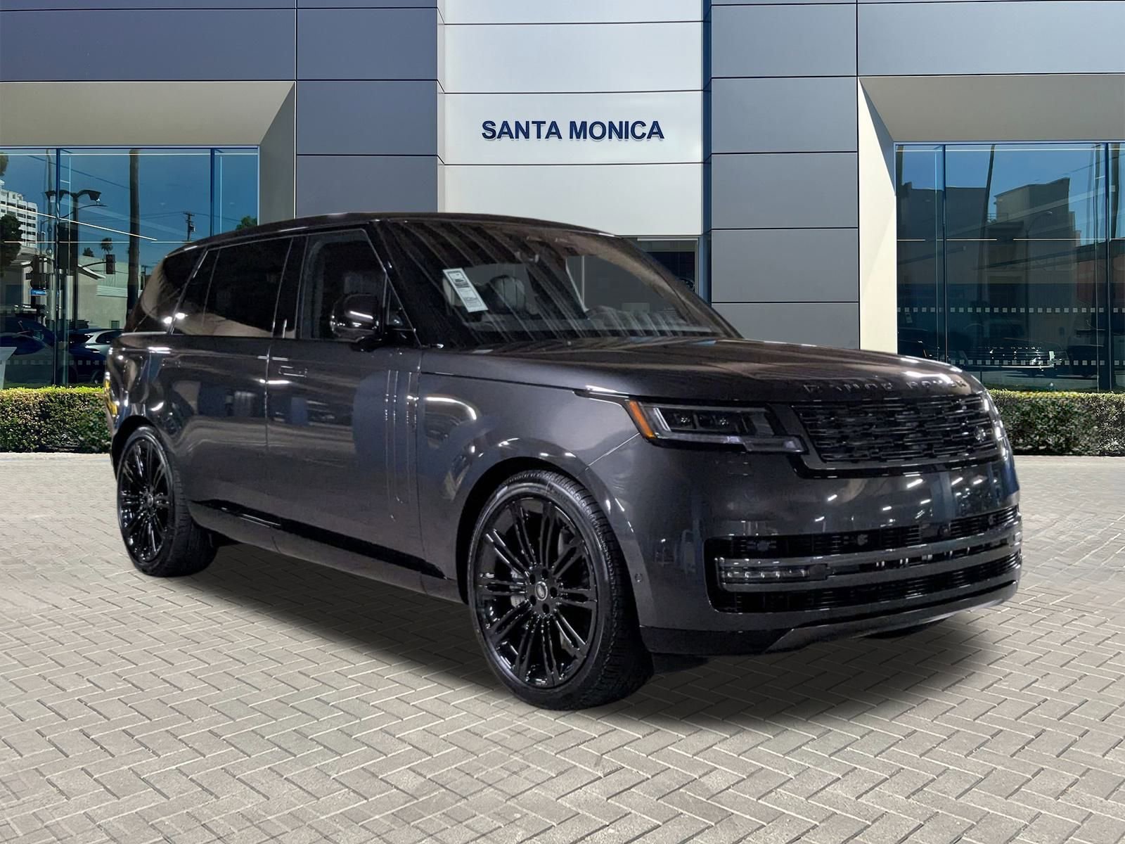 New 2025 Land Rover Range Rover Long Wheelbase SE image 7