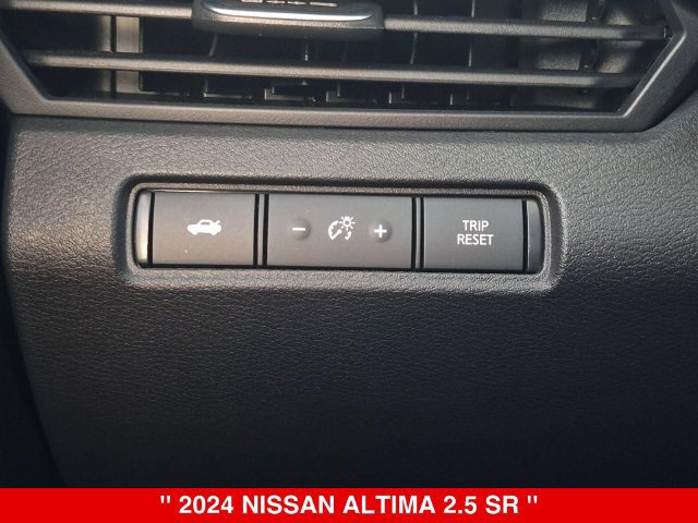 Certified 2024 Nissan Altima 2.5 SR w/ SR Premium Package FWD image 20