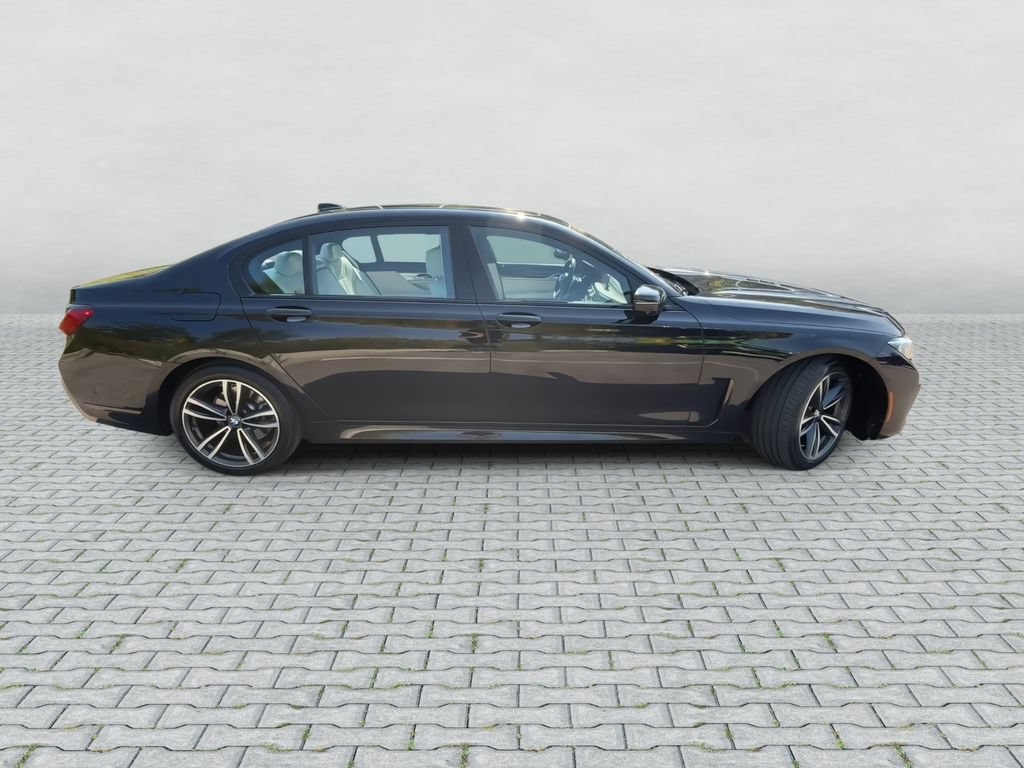 Used 2021 BMW 740i xDrive w/ Autobahn Package AWD/4WD image 9