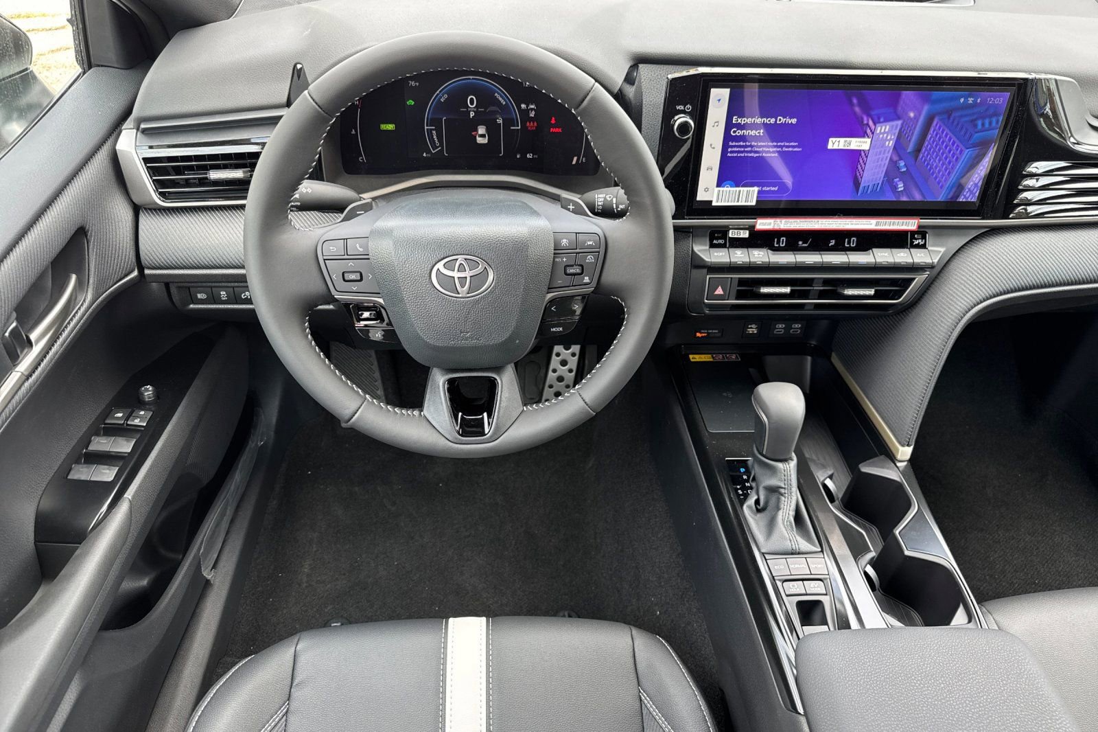 New 2026 Toyota Camry Hybrid FWD image 16