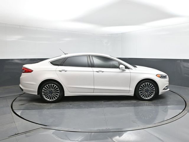 Used 2017 Ford Fusion SE w/ Fusion SE Technology Package FWD image 11