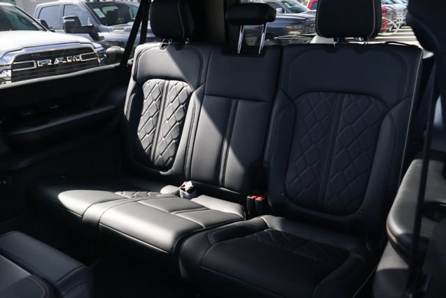 New 2026 Jeep Grand Wagoneer L Summit AWD/4WD image 10