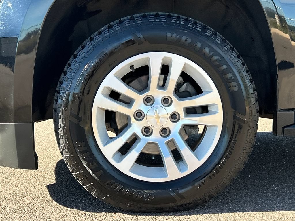 Used 2018 Chevrolet Suburban LT AWD/4WD image 28