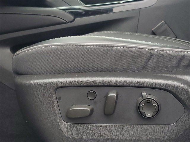 Used 2021 Buick Envision Avenir w/ Technology Package II image 18