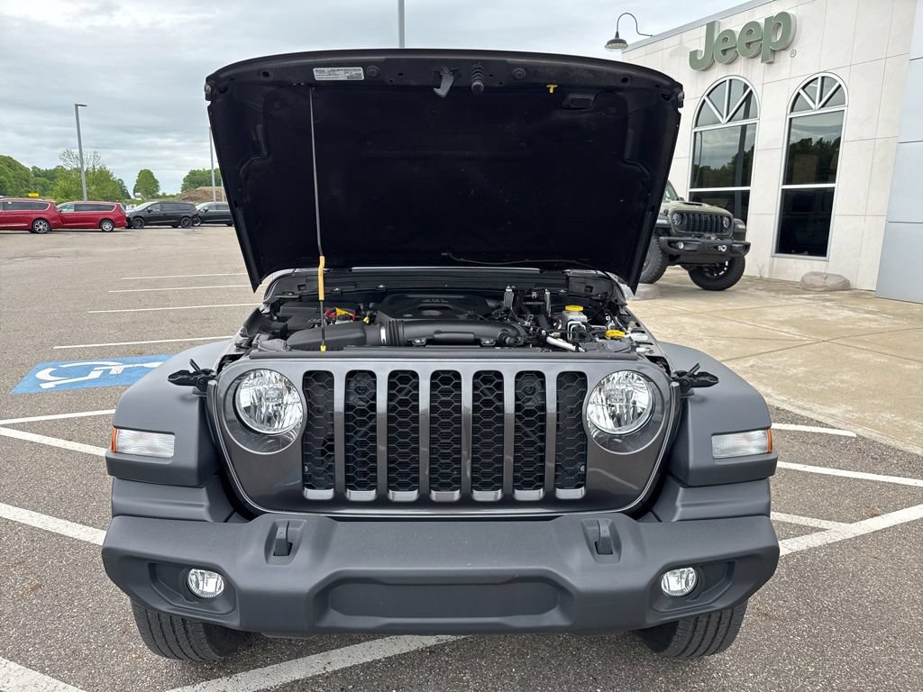 Used 2024 Jeep Wrangler Unlimited Sport AWD/4WD image 25