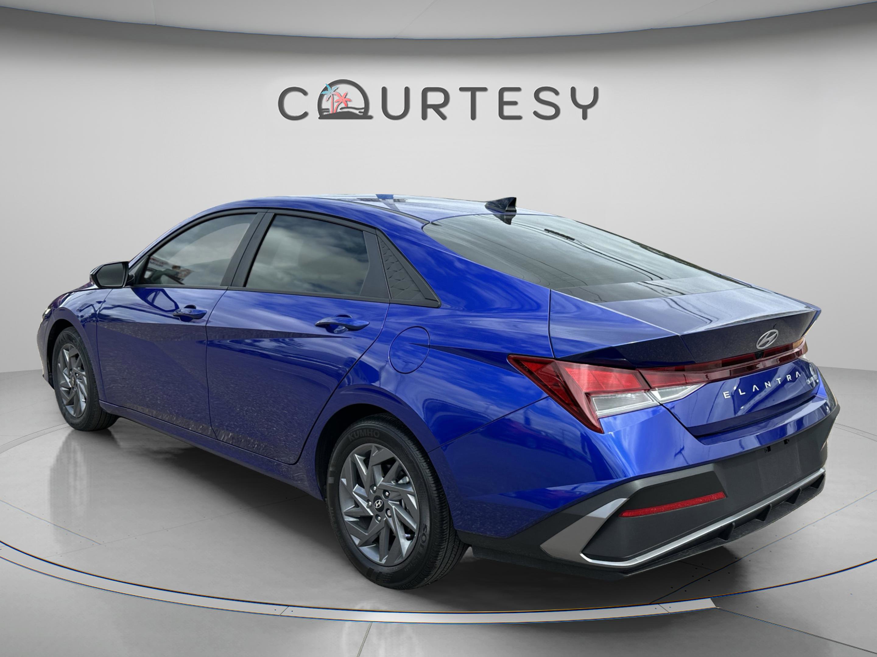 Certified 2024 Hyundai Elantra SEL image 3