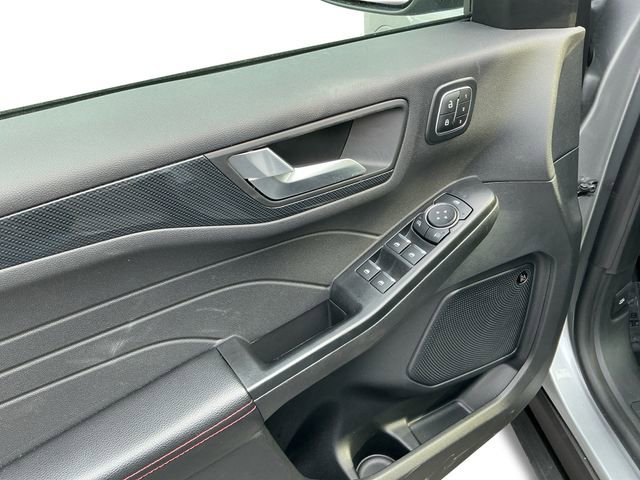 Used 2024 Ford Escape ST-Line Select w/ Tech Pack #2 image 11