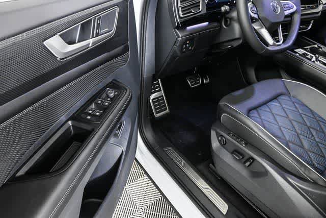 New 2026 Volkswagen Atlas Cross Sport SEL Premium R-Line image 8